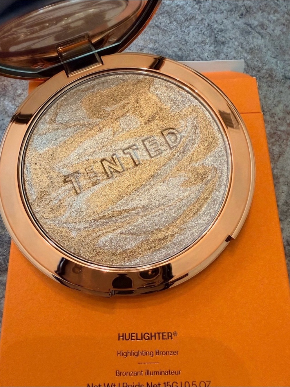 NIB* Live Tinted HUELIGHTER Highlighting Bronzer